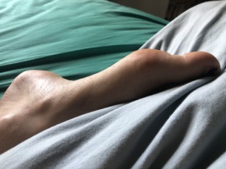 Photos/ Vidéos de mes beaux pieds ou de mes mains juste pour toi