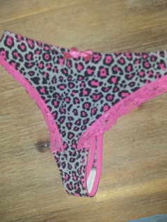 STRING ROSE porté   25 euros