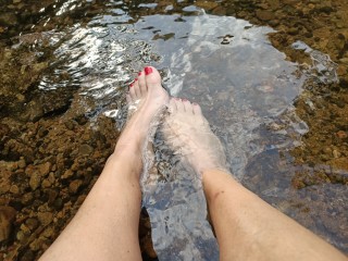 Mes pieds se balade en rivière