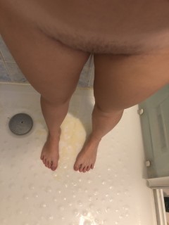 DEMANDE MOI DE FAIRE PIPI