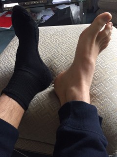 A Mes Pieds Et Tire La Langue