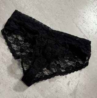 Petite culotte en dentelle noir