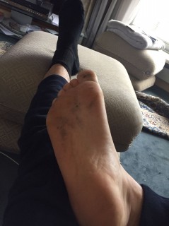 Les pieds / baskets / cho7 de Maitre Imad