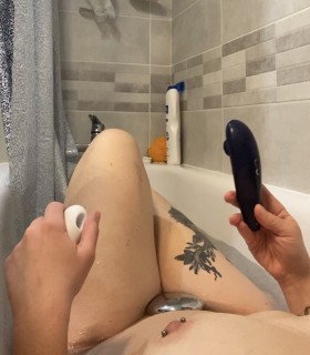 Cam show rapide de masturbation dans mon bain 