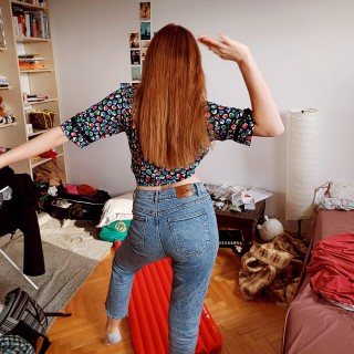 Laura10011001